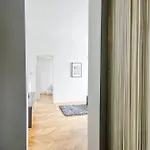 Penguin Rooms - Train Station