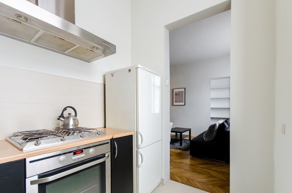 Apartament Penguin - Train Station